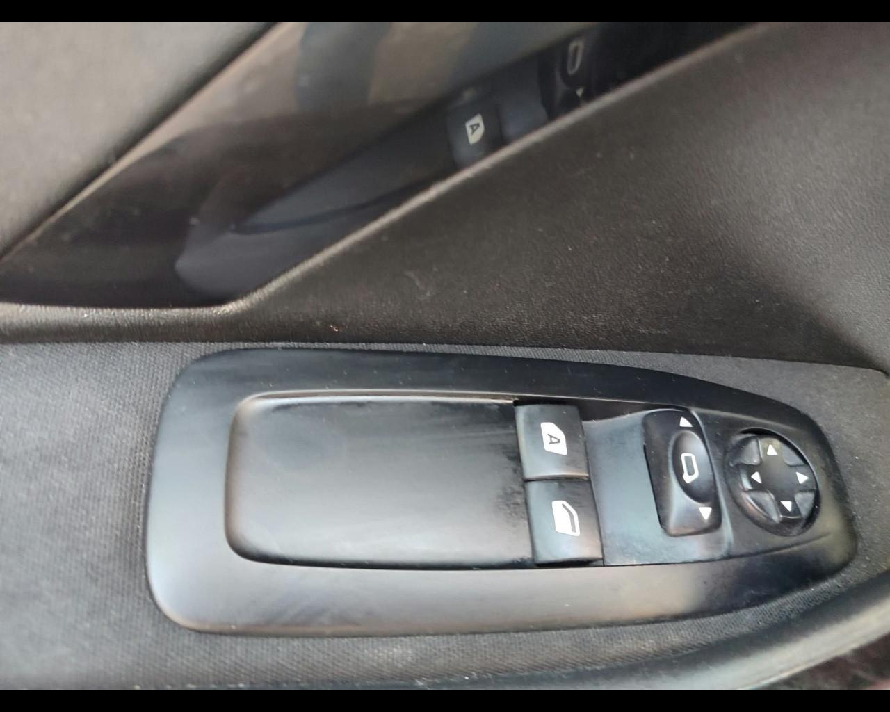 PEUGEOT 208 1° serie - PureTech 82 5 porte Active