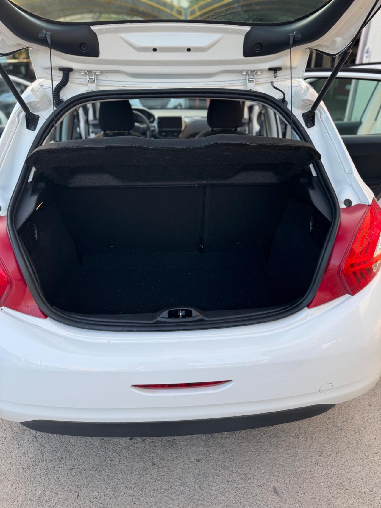 Peugeot 208 PureTech 82 5 porte Allure