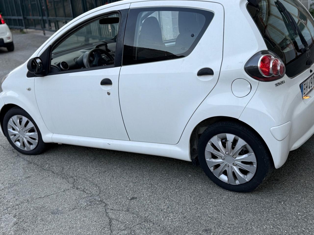 Toyota Aygo 1.0 12V VVT-i 5 porte Lounge Connect MMT