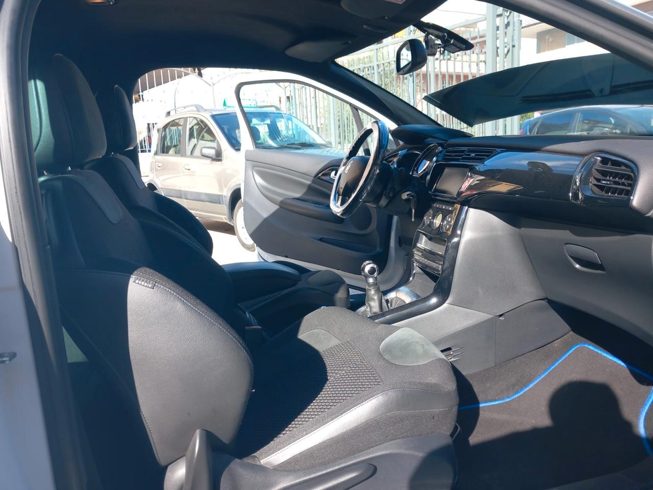 Ds3 Bicolor 1,6 Diesel 75CV. 2017 Euro 6