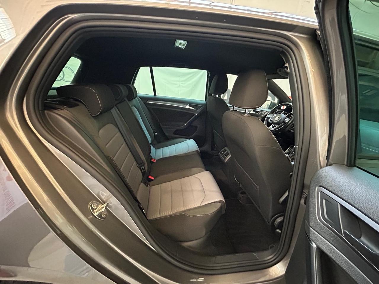 Volkswagen Golf 1.6 TDI 110 CV DSG 5p. R-LINE BlueMotion Technology