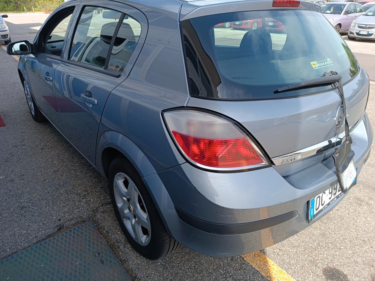 Opel Astra 1.4 16V Twinport 5 porte Enjoy