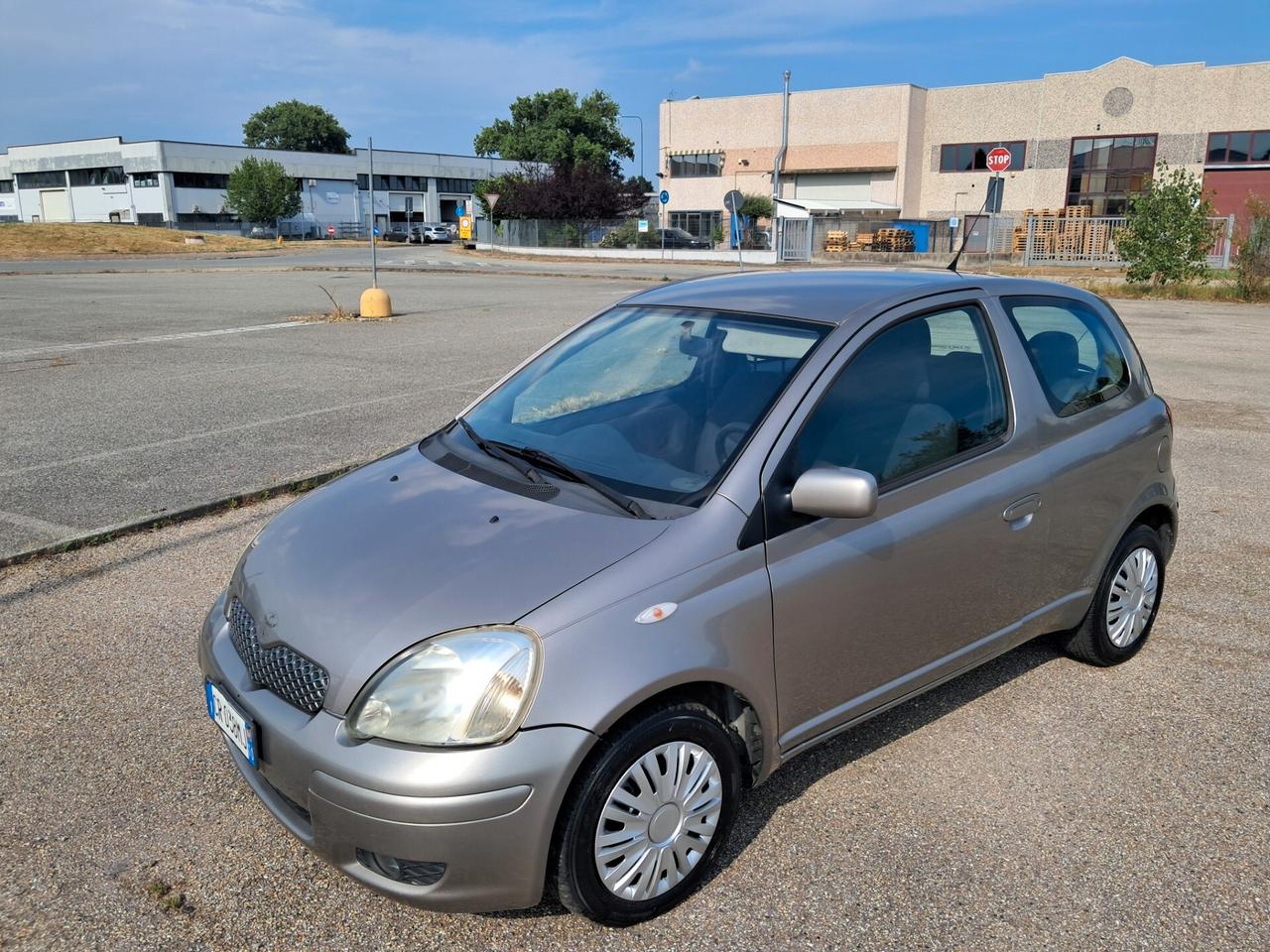 TOYOTA YARIS BENZINA