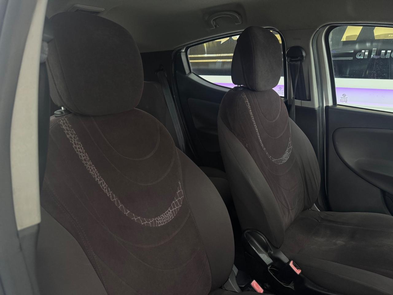 Lancia Ypsilon 1.2 69Cv Platinum