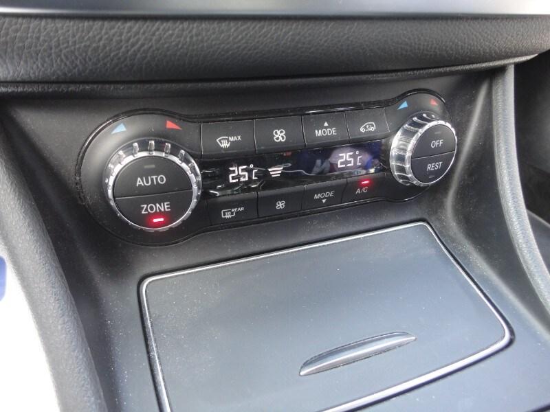 MERCEDES GLA (X156) GLA 200 d Automati...