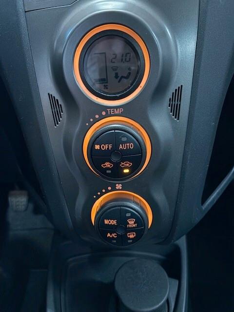 Toyota Yaris 1.4 D-4D DPF 3 porte Sol