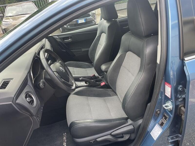 Toyota Auris 1.8 Hybrid Lounge