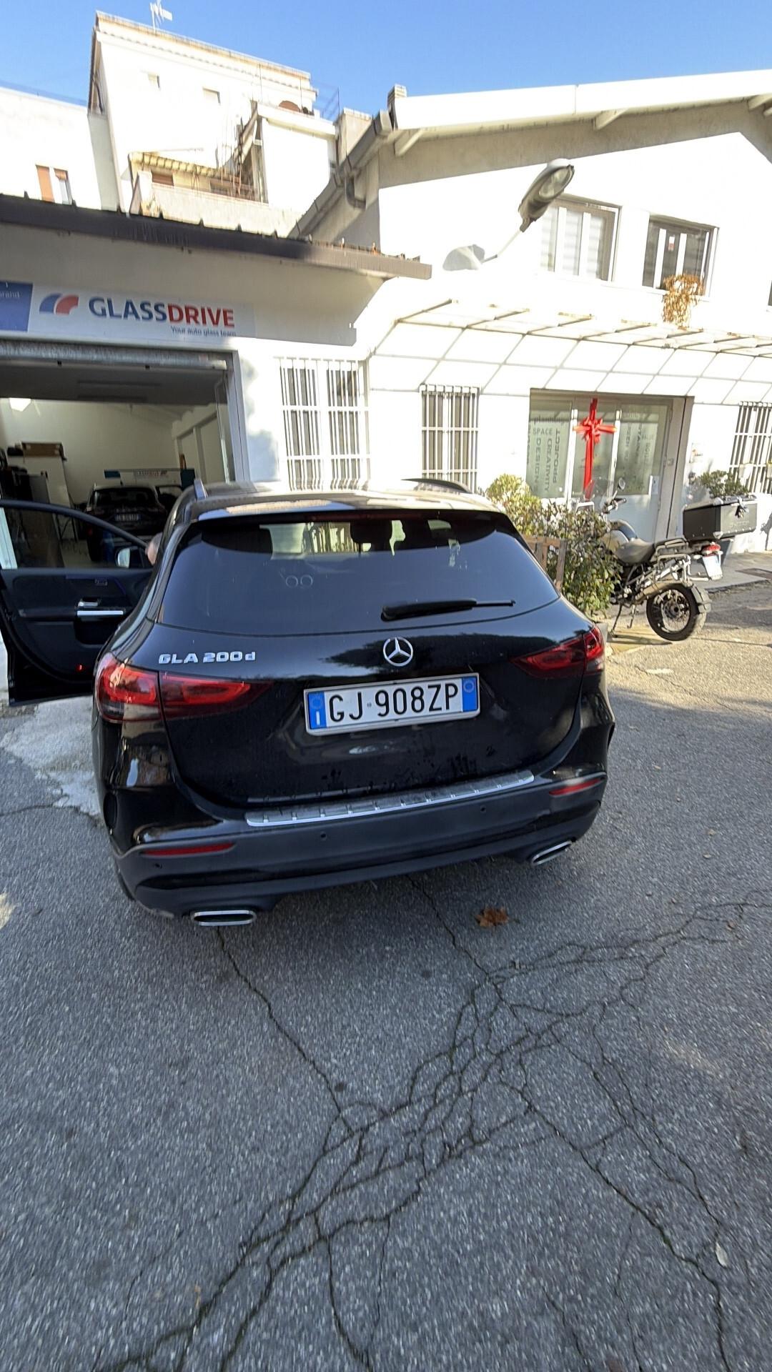 Mercedes-benz GLA 200 d Automatic Premium Amg Pack Night