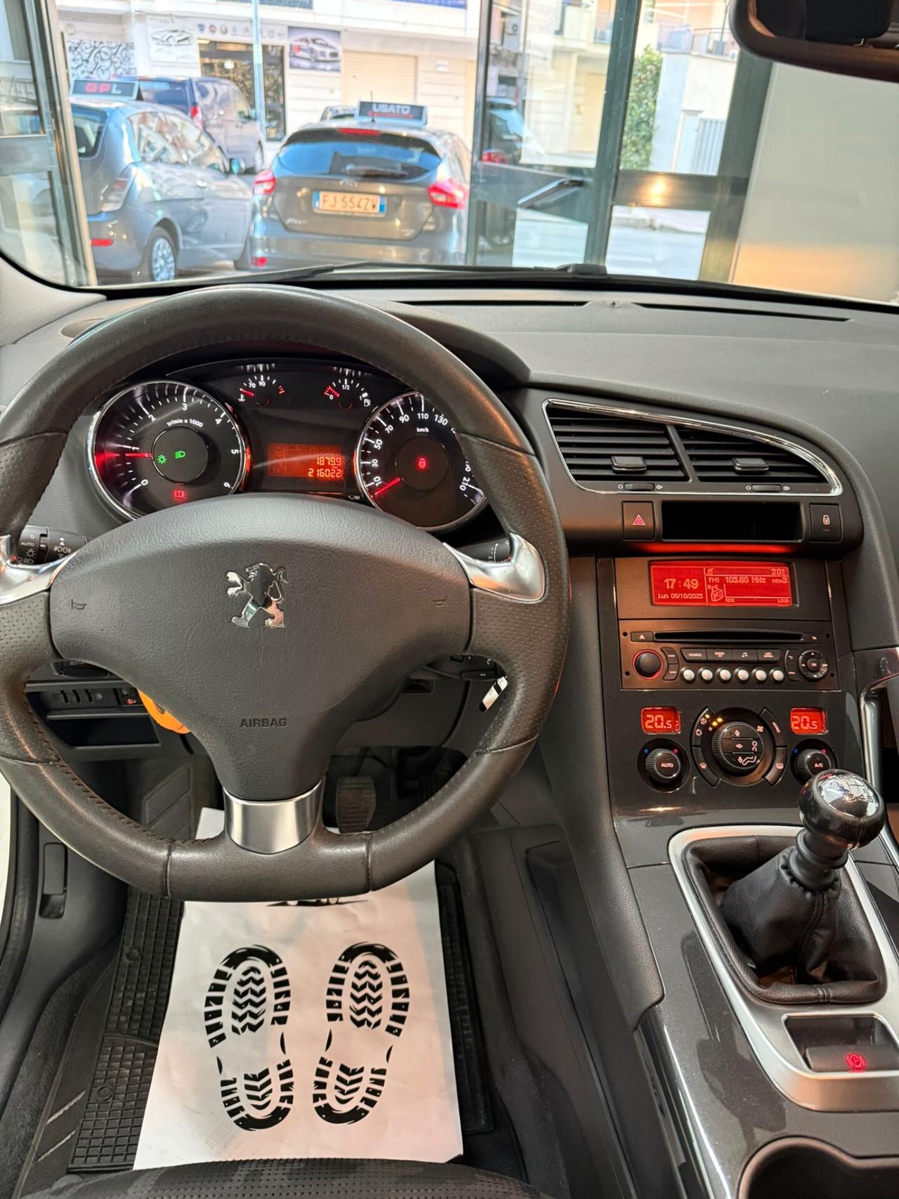 Peugeot 3008 1.6 HDi 115CV Allure