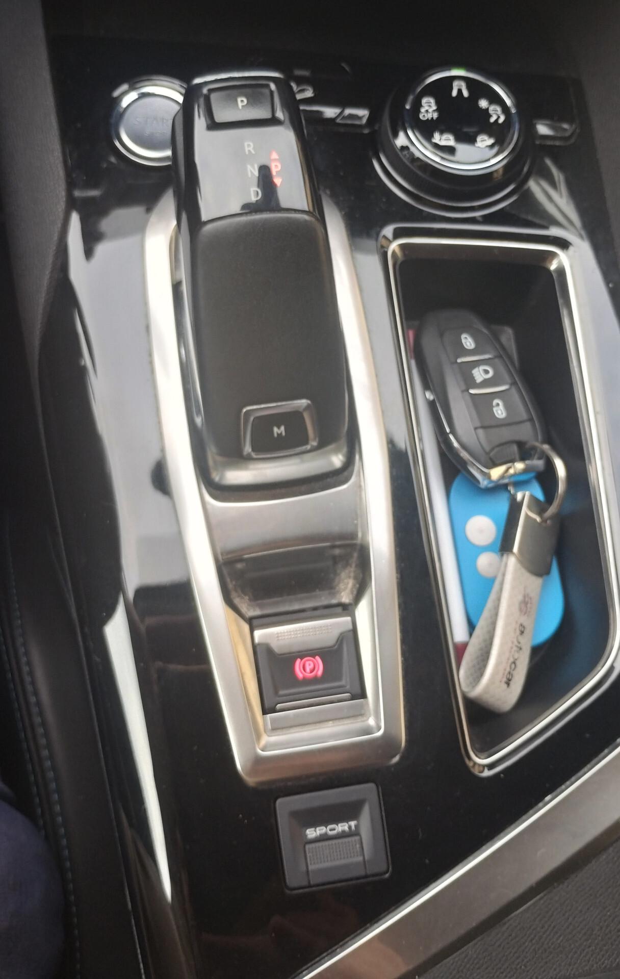 Peugeot 5008 BlueHDi 120 CV CROSSWAY AUT.