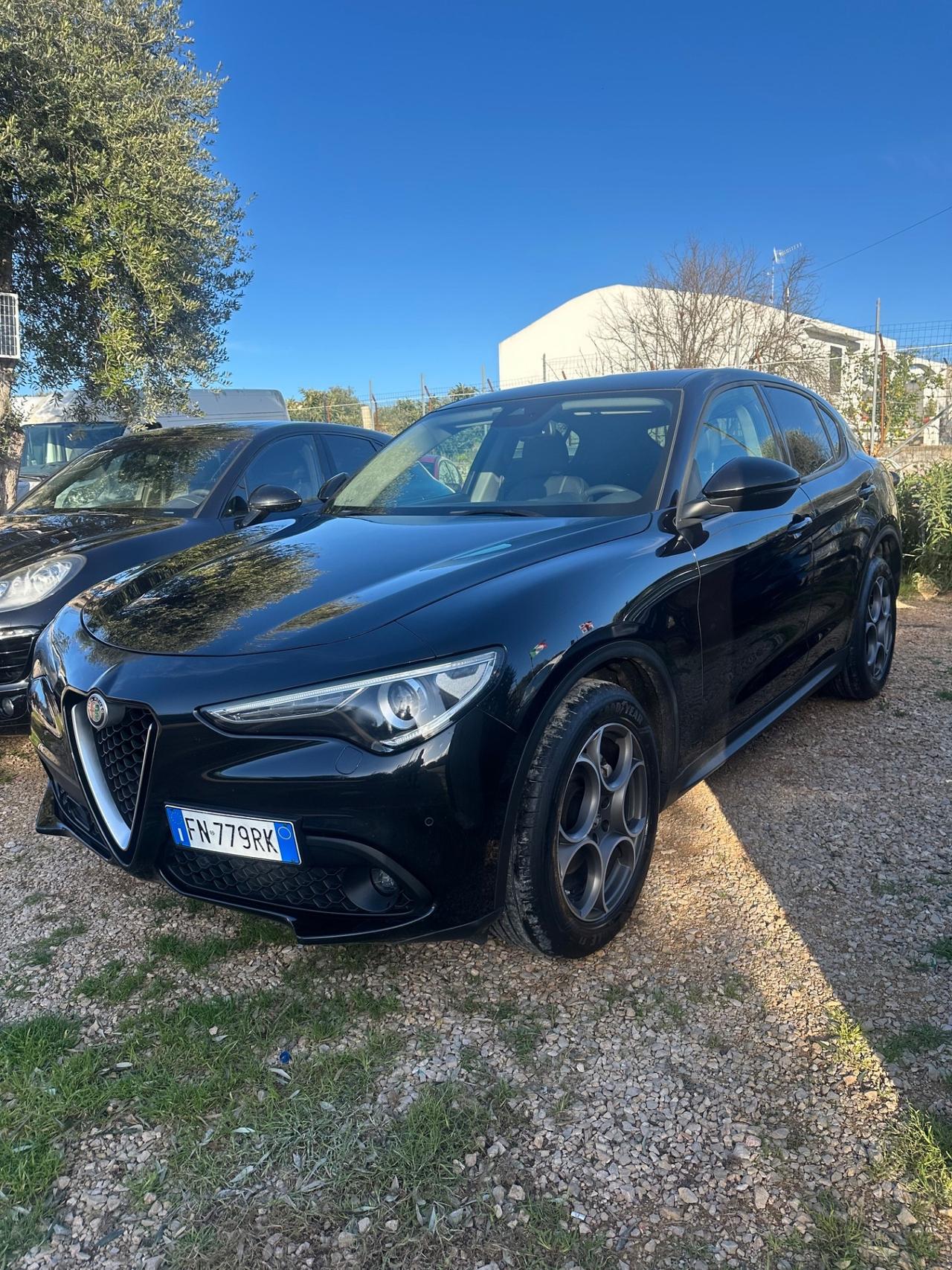 Alfa Romeo Stelvio 2.2 Turbodiesel 180 CV AT8 Q4 Business