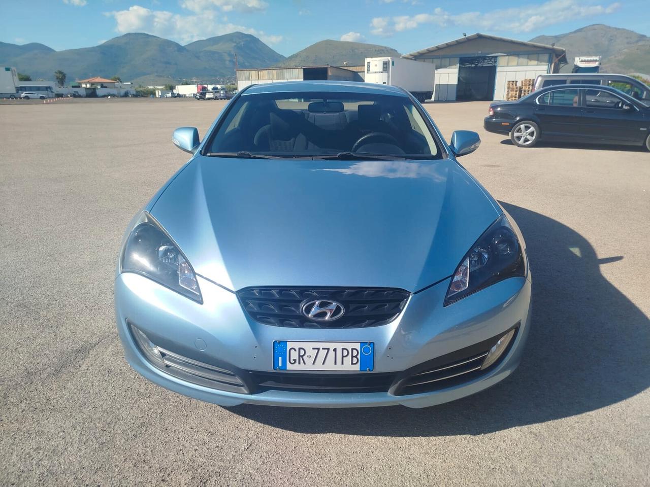 Hyundai Genesis Coupe 2.0 Turbo Sport