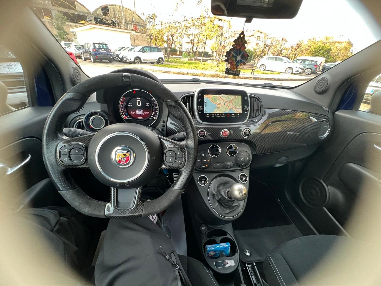 Abarth 595 C 1.4 Turbo T-Jet 180 CV Competizione sablet