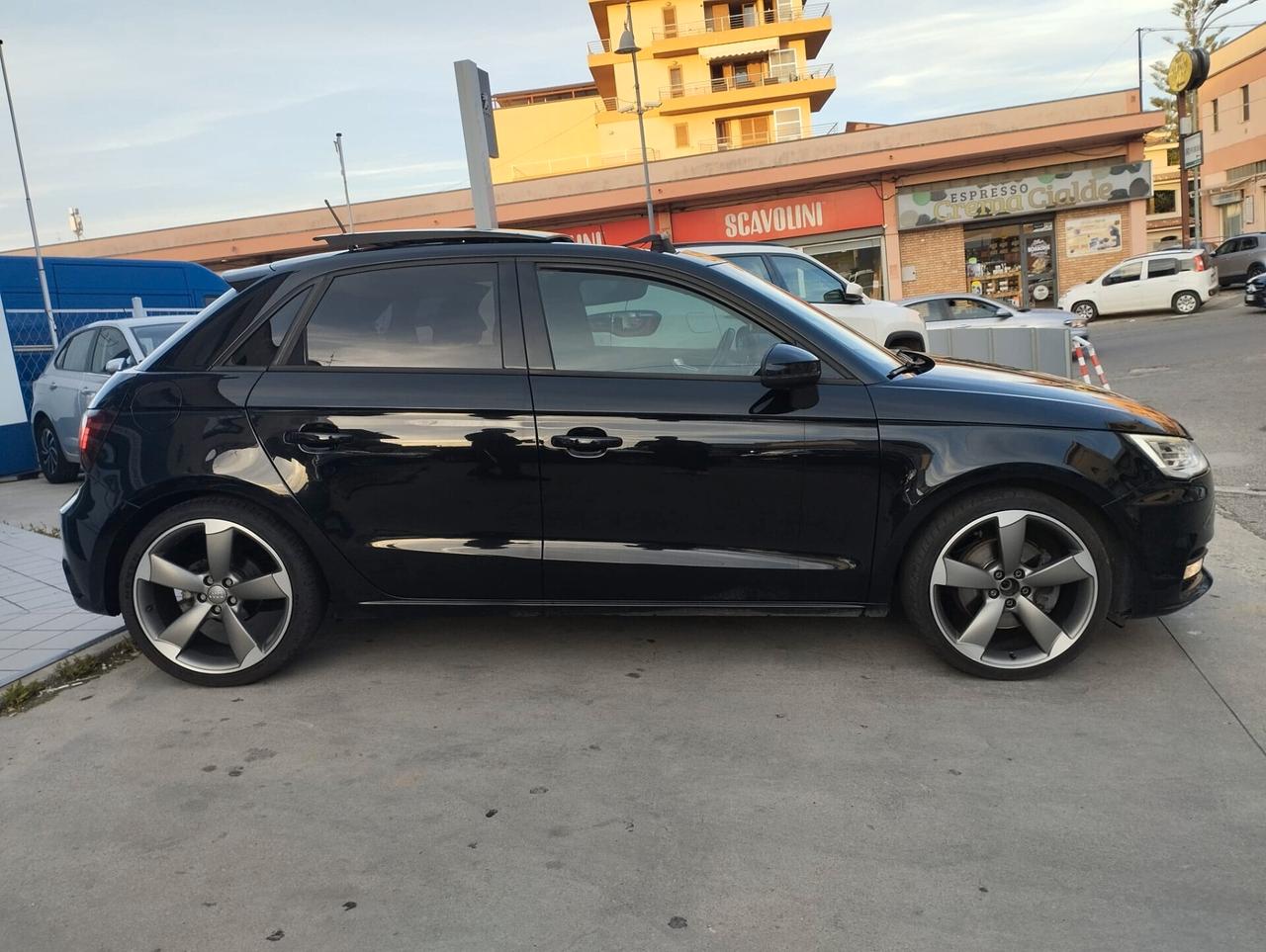 Audi A1 Sportback S-line 1.6 tdi s-tronic