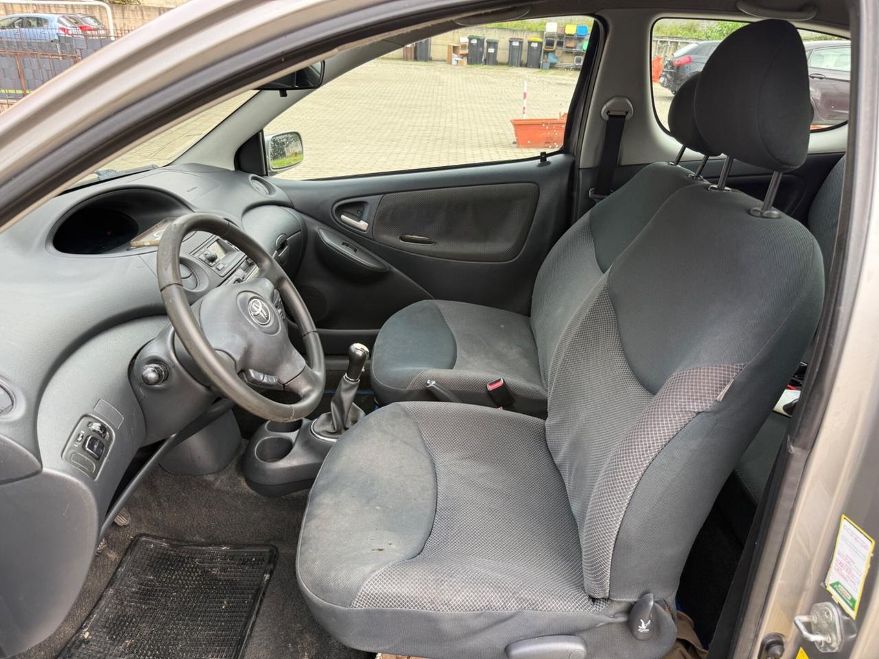 Toyota Yaris sol 1.0