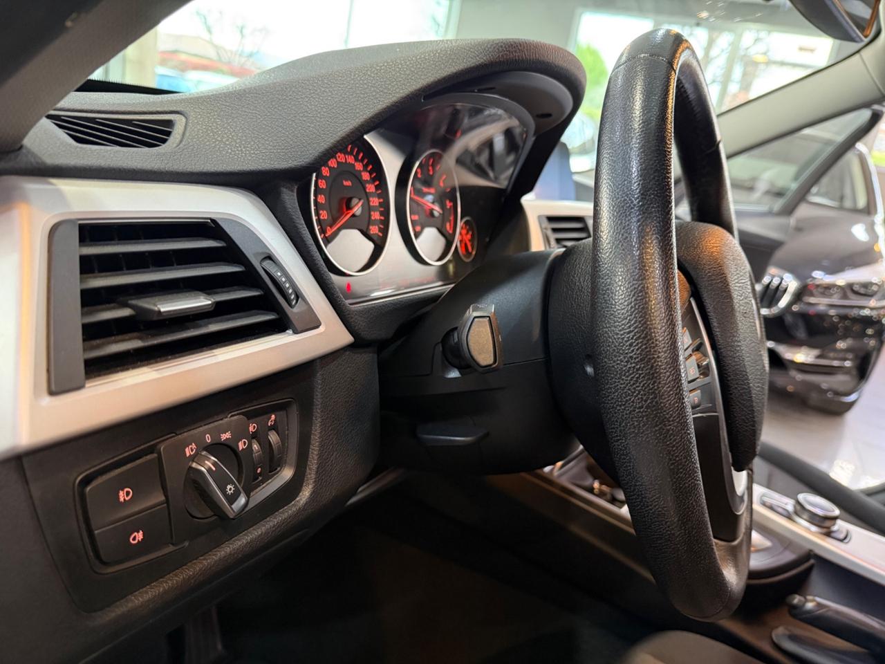 Bmw 318 Touring 318d auto 82.000 KM!!