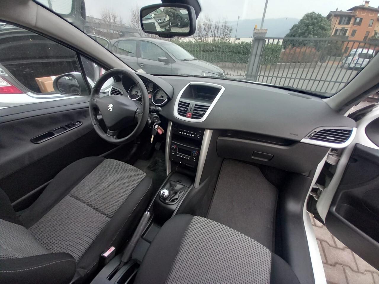 PEUGEOT 207 1,4 BENZINA- OK NEOPATENTATI