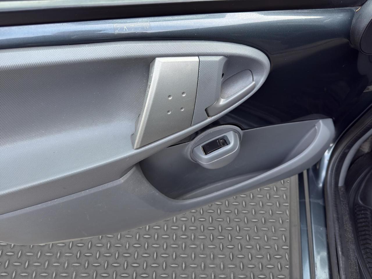 Peugeot 107 5p 1.0 68cv Sweet Years 2007