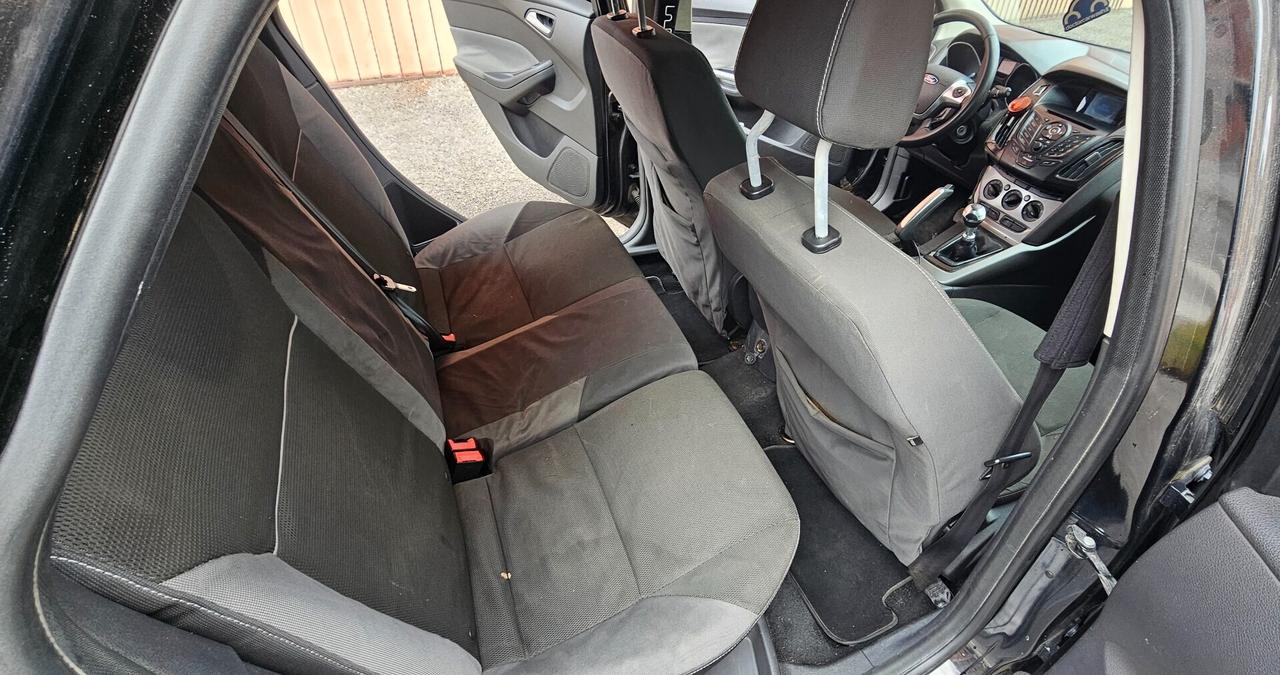 Ford Focus 1.6 TDCi 95 CV SW GUIDABILE DA NEOPATENTATI