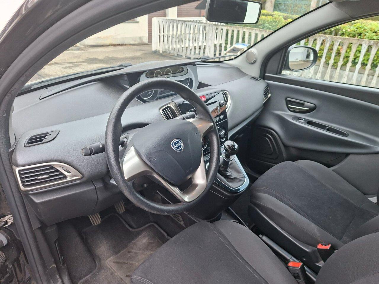 Lancia Ypsilon 5 Porte Ypsilon 1.2 Silver