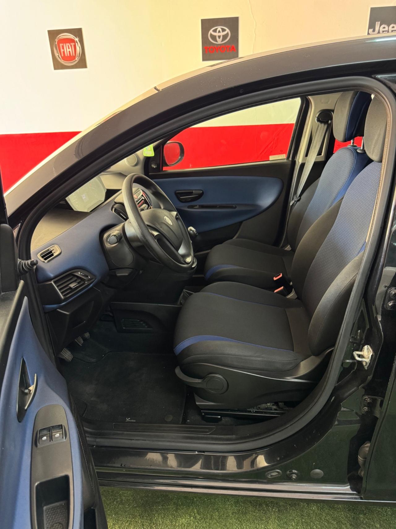 Lancia Ypsilon 1.2 69 CV 5 porte 130000 Chilometri
