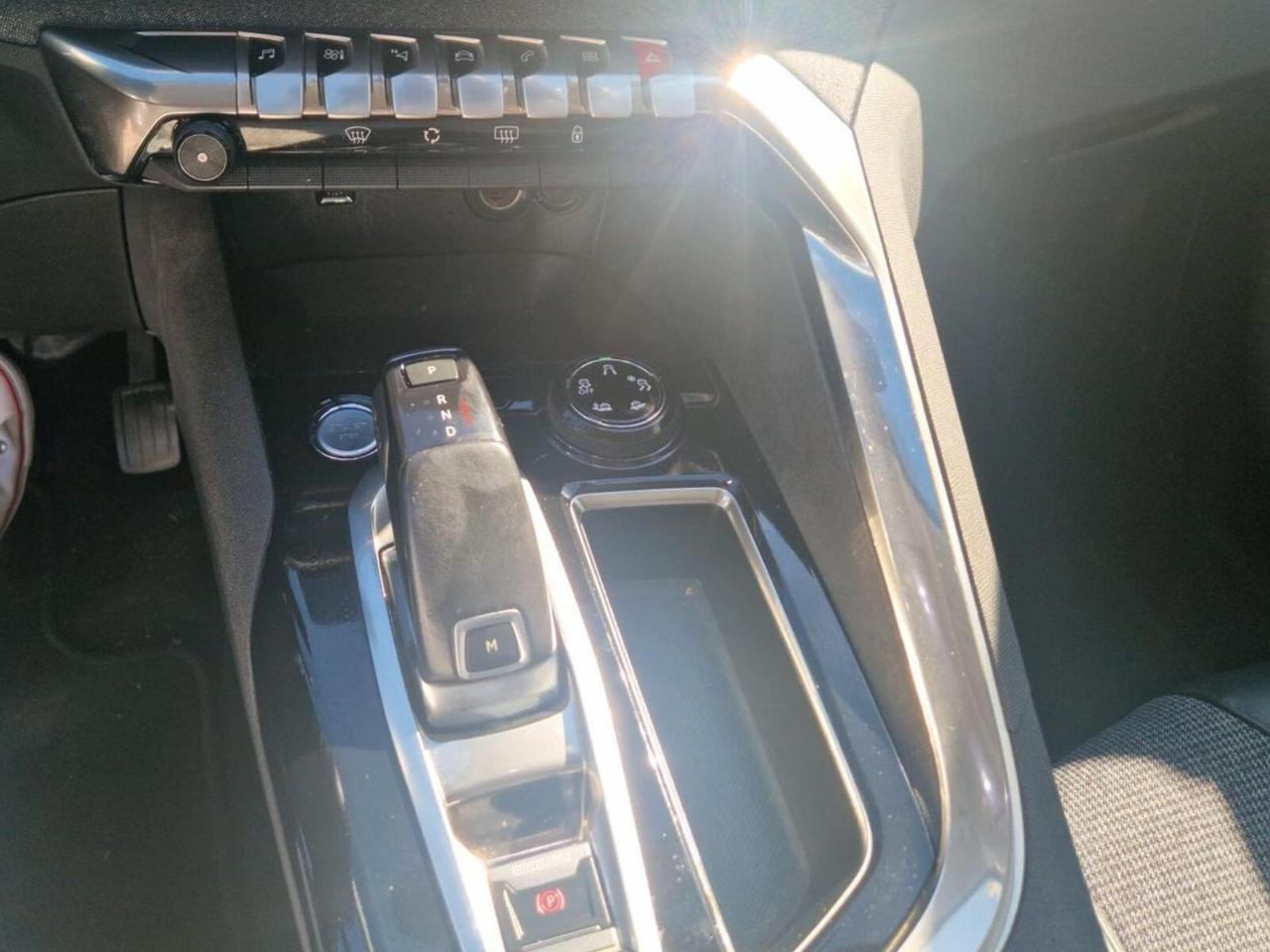 Peugeot 3008 BlueHDi 120 EAT6 S&S Allure