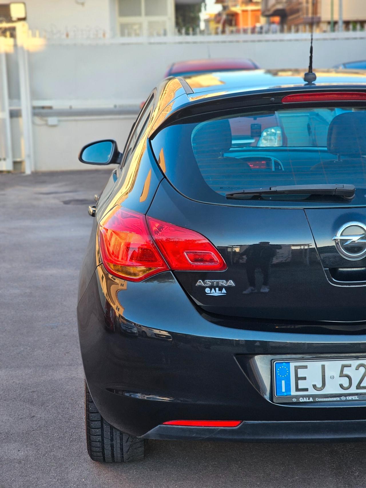 Opel Astra 1.7 CDTI 125CV 5 porte Elective