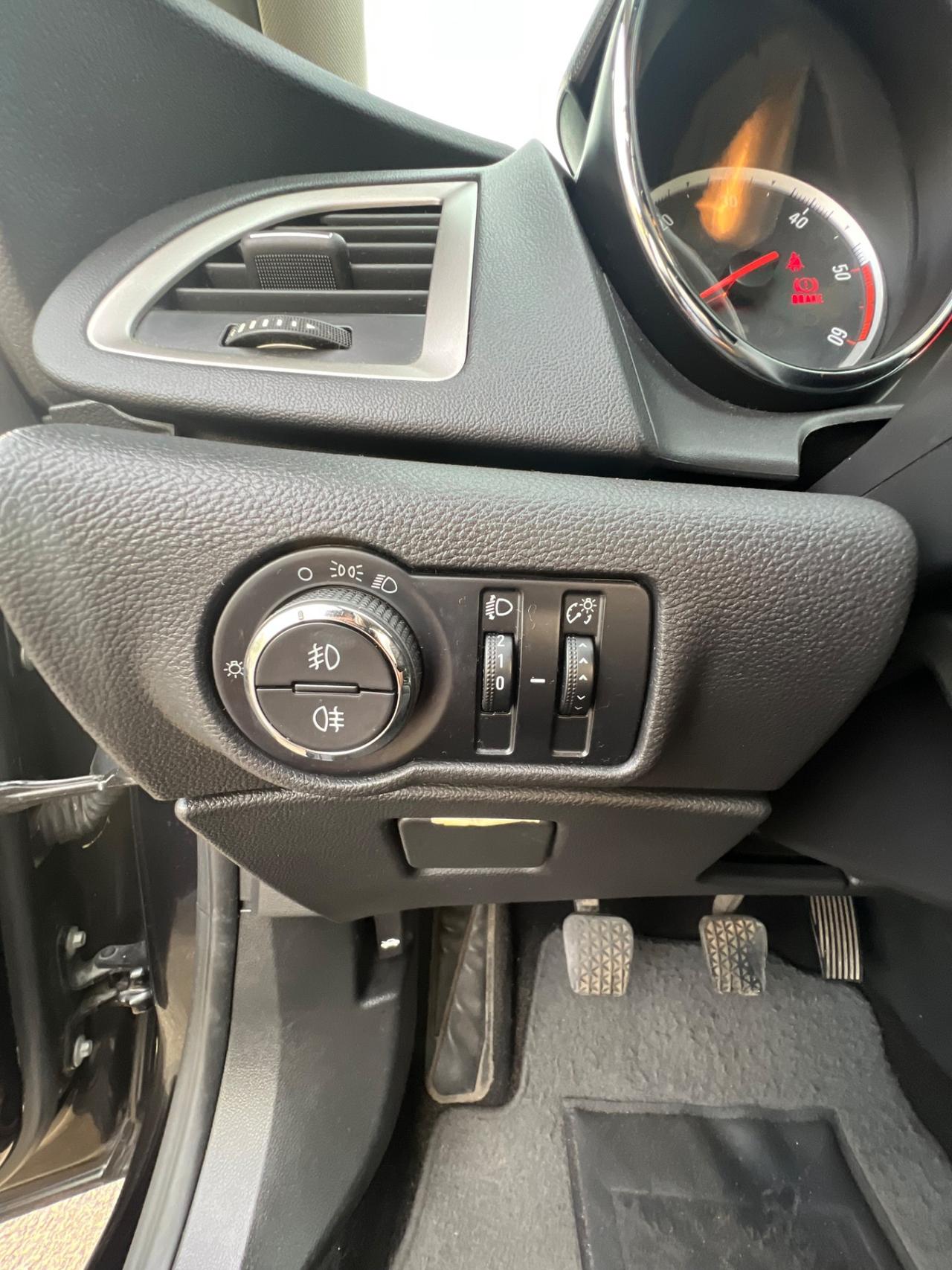 Opel Astra 1.7 CDTI 110CV EcoFLEX S&S 5 porte Cosmo