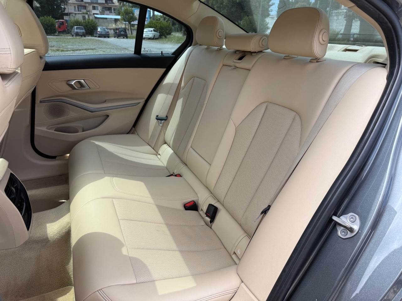 BMW 318d 2022 48V 2.0 150cv automatica