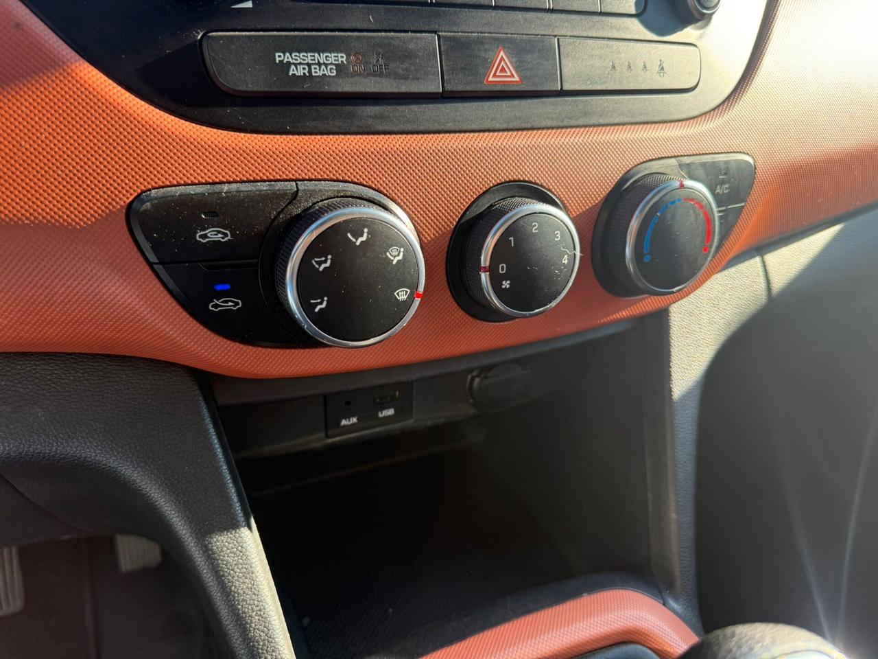 Hyundai i10 1.0 LPGI Econext Login B/GPL