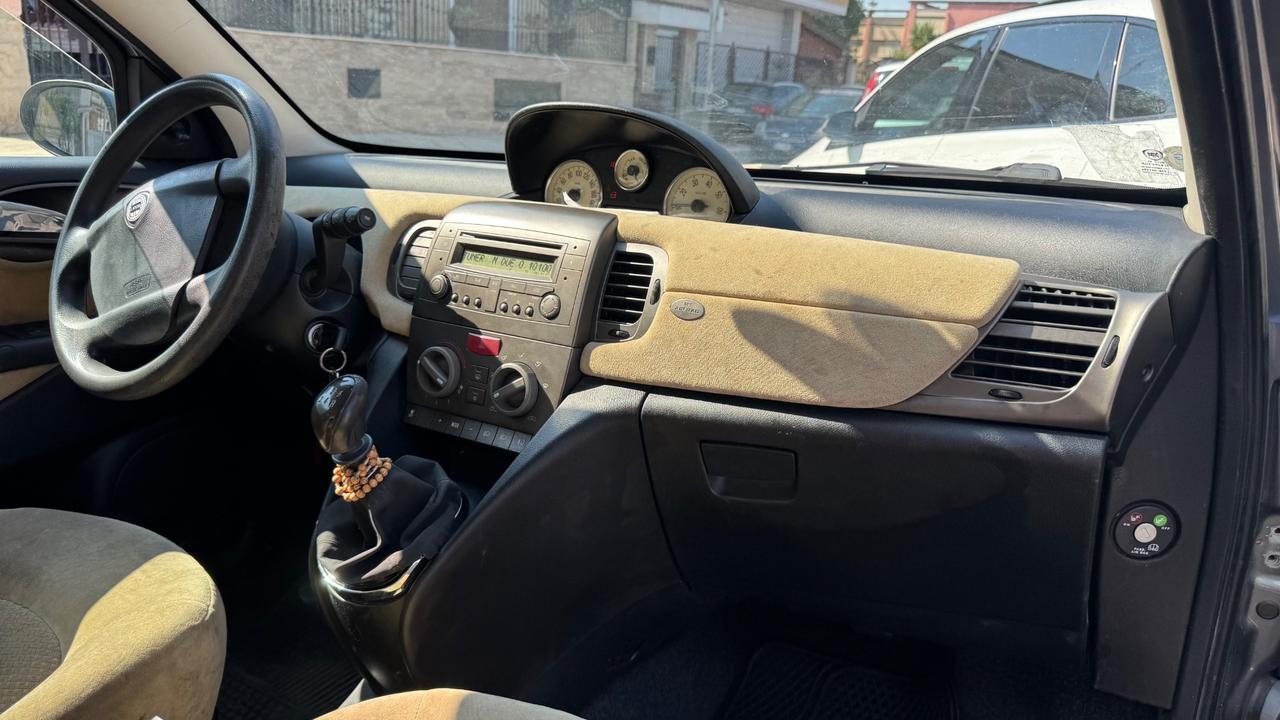 Lancia Ypsilon 1.2 Argento 145.000 km