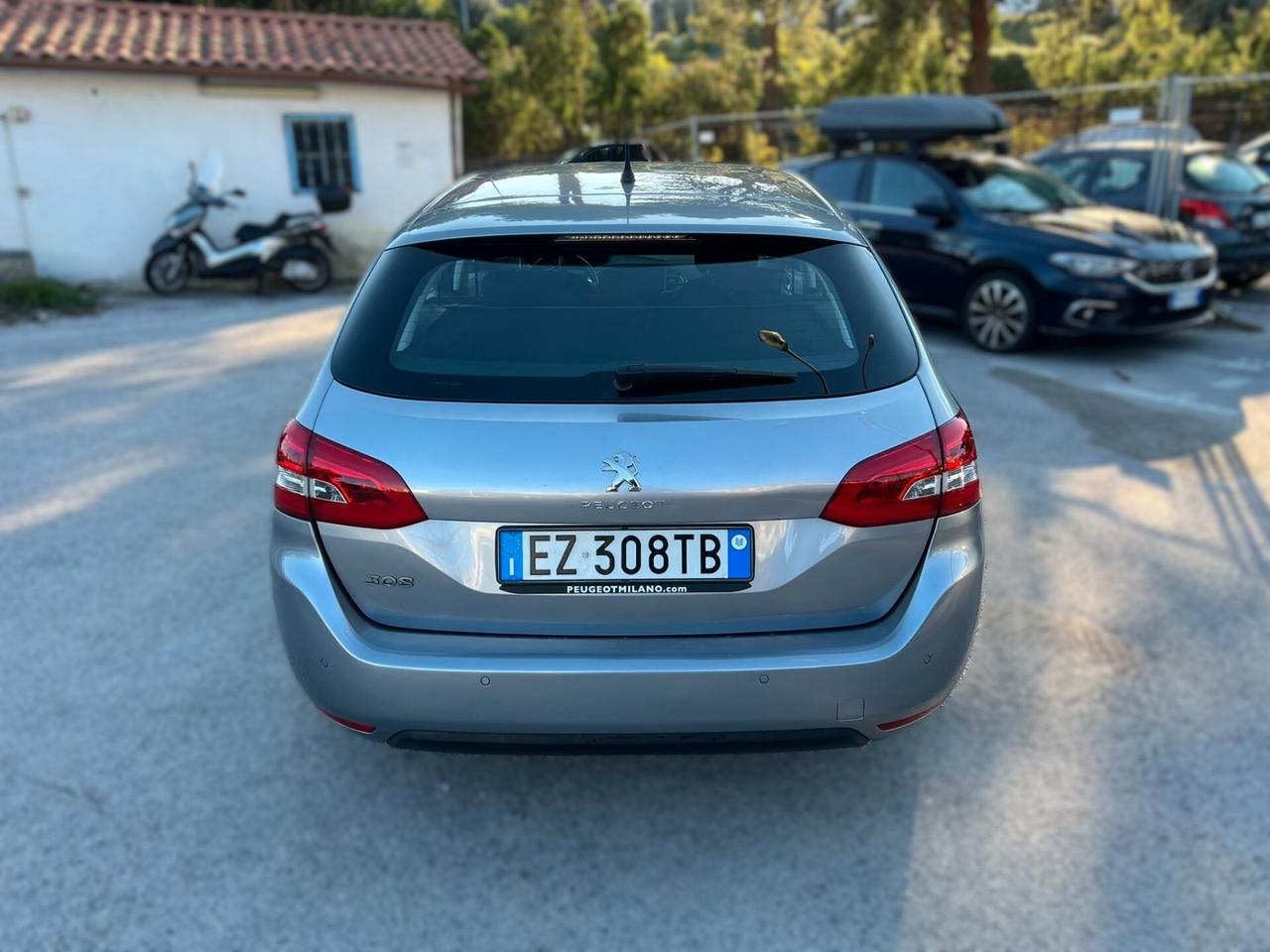 PEUGEOT 308 1.2 SW Pure tech- 2015