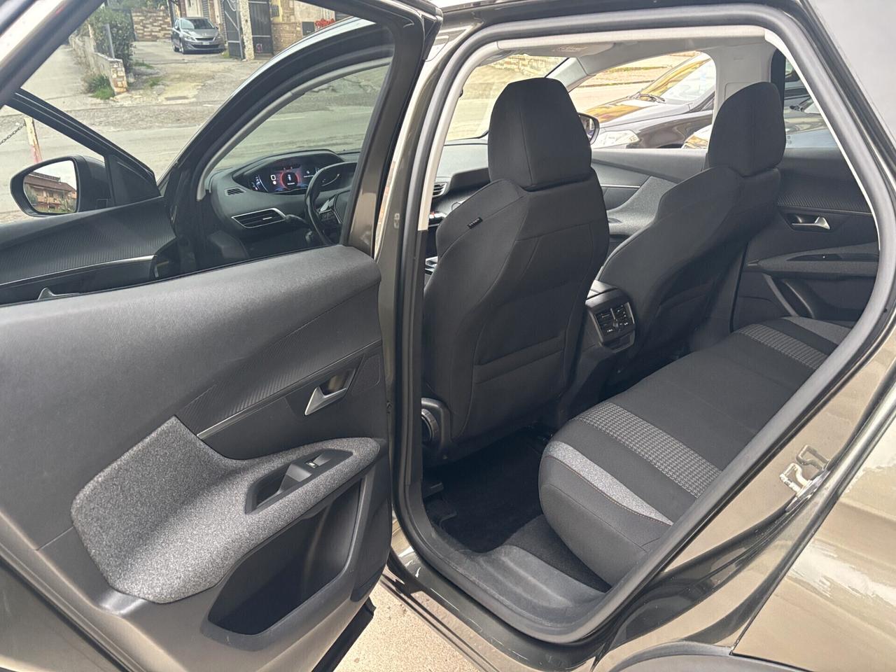 Peugeot 3008 BUSINESS BlueHDi 130 manuale- 2019