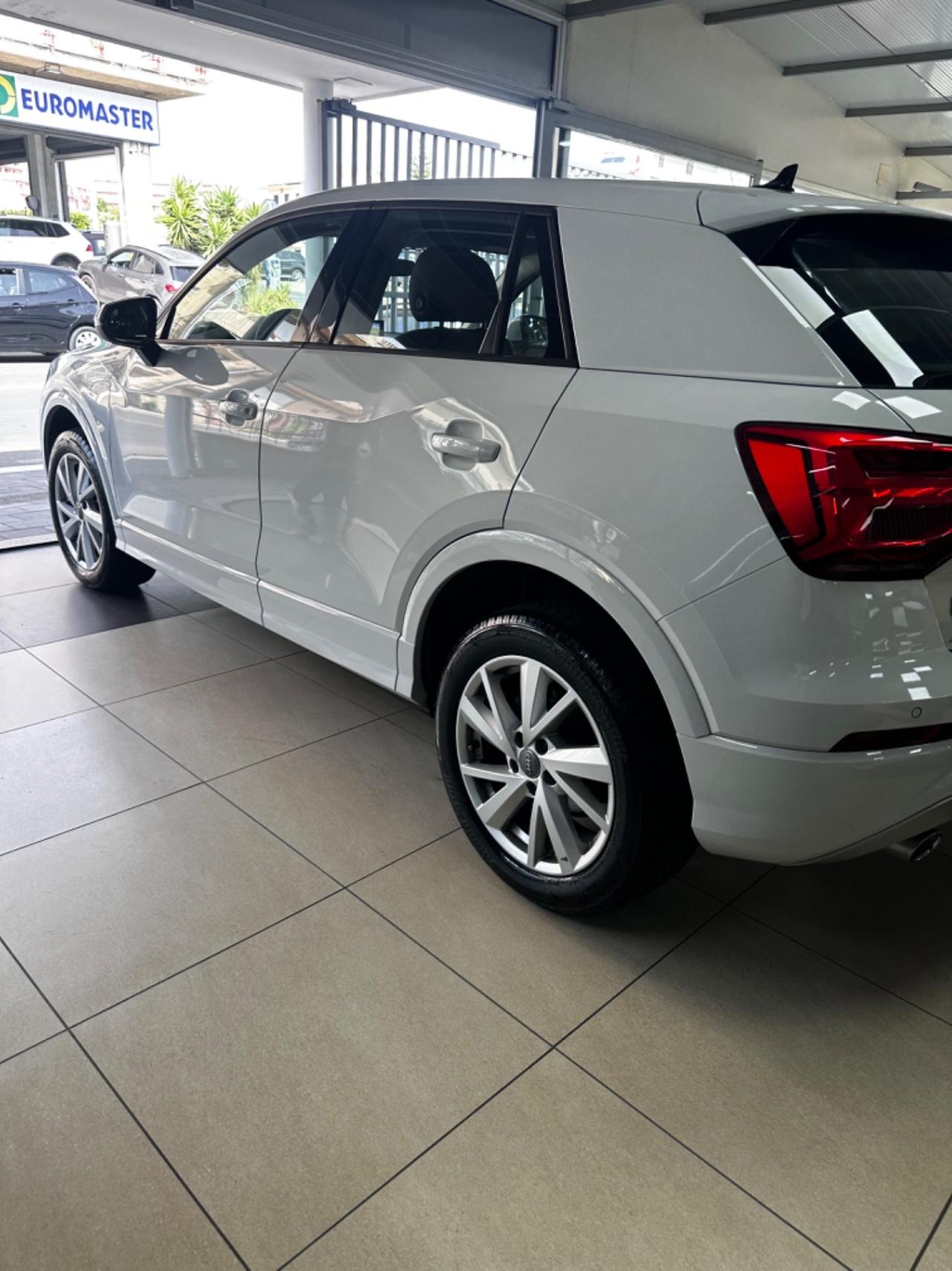 Audi Q2 30 TDI Business Design