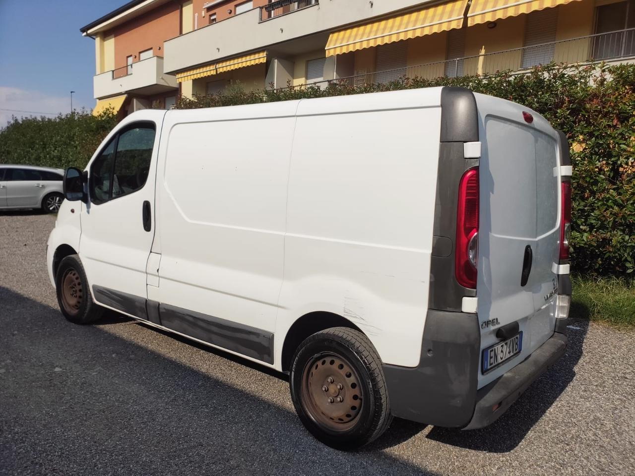 Opel Vivaro 2012