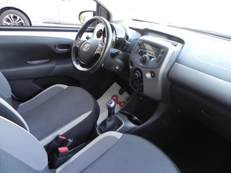 Toyota Aygo Connect 1.0 VVT-i 72 CV 5 porte x-cool