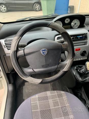 LANCIA Ypsilon 1.2 69 CV Diva NEOPATENTATI