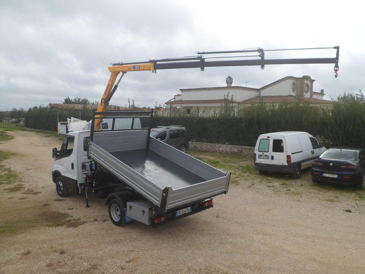 Iveco Daily 35c14 ribaltabile con gru