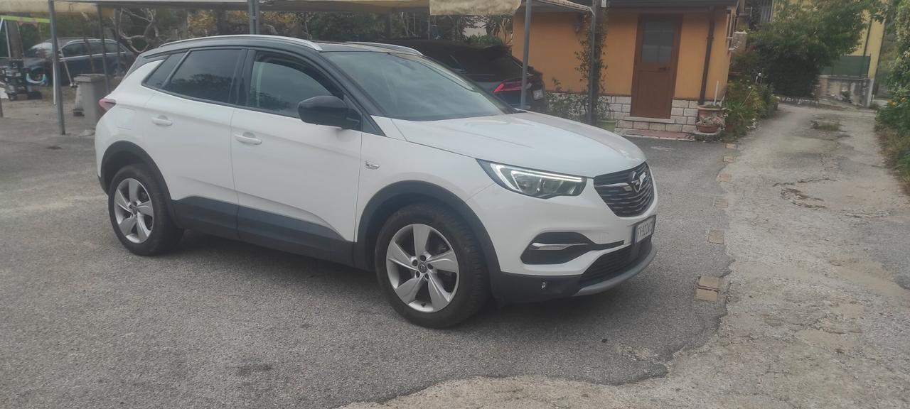 Opel Grandland X 1.5 diesel Ecotec Start&Stop Ultimate bianca tetto nero