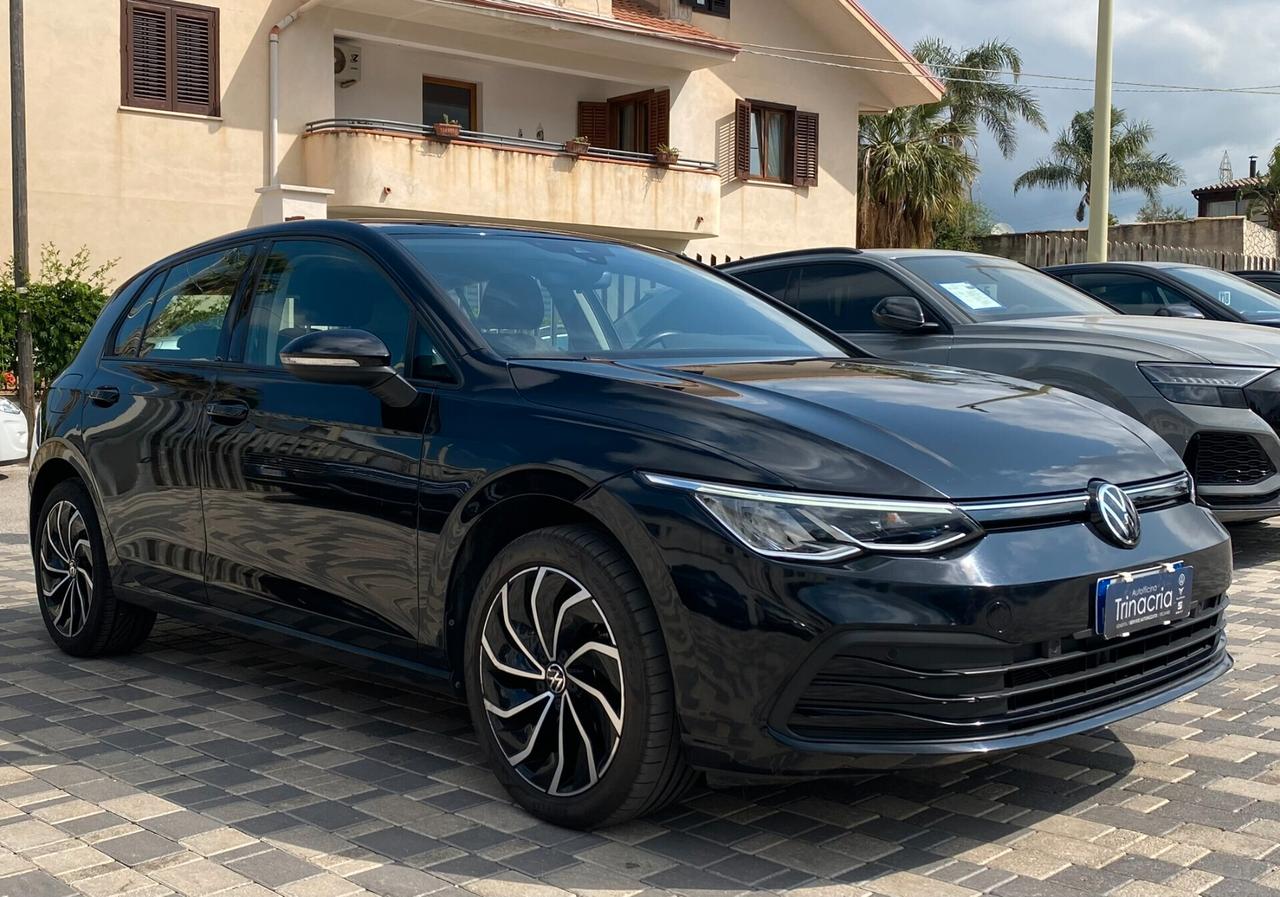 Volkswagen Golf 8 Life 2.0 TDI 116CV DSG