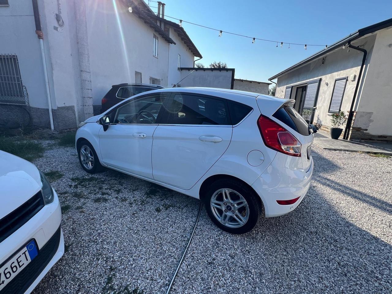 Ford Fiesta 1.4 5p. Bz.- GPL Titanium