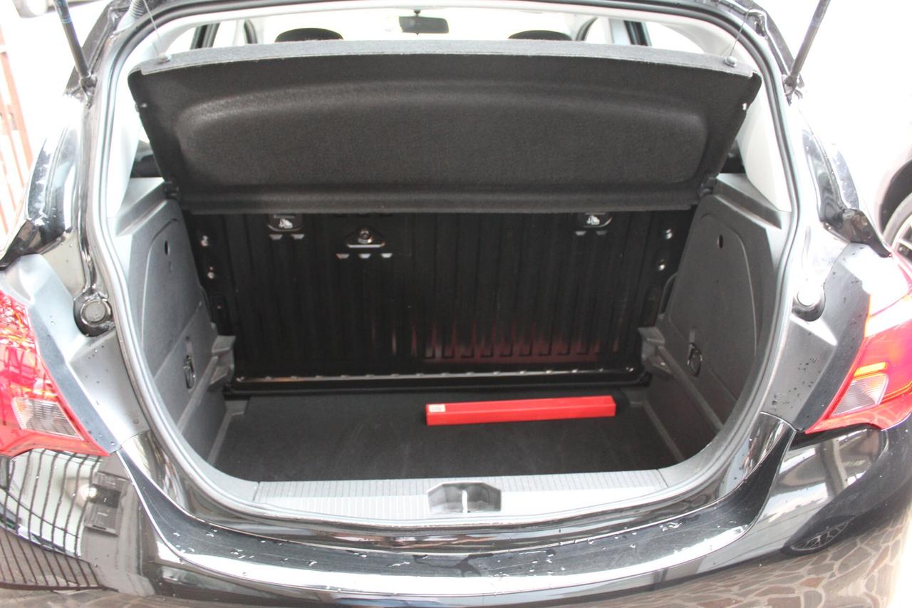 Opel Corsa 1.2 5 porte 24000 Km