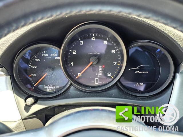 PORSCHE Macan Sport Chrono Pack