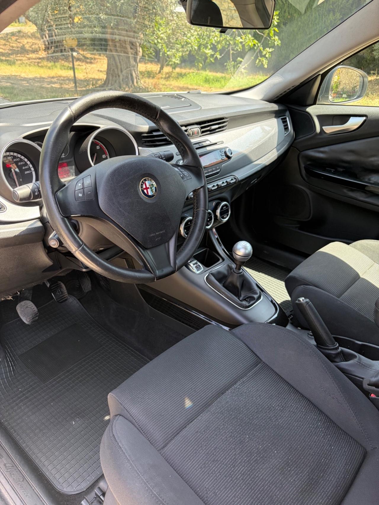 Alfa Romeo Giulietta 1.6 MTJ 105CV FULL MOLTO BELLA LEGGI ANNUNCI