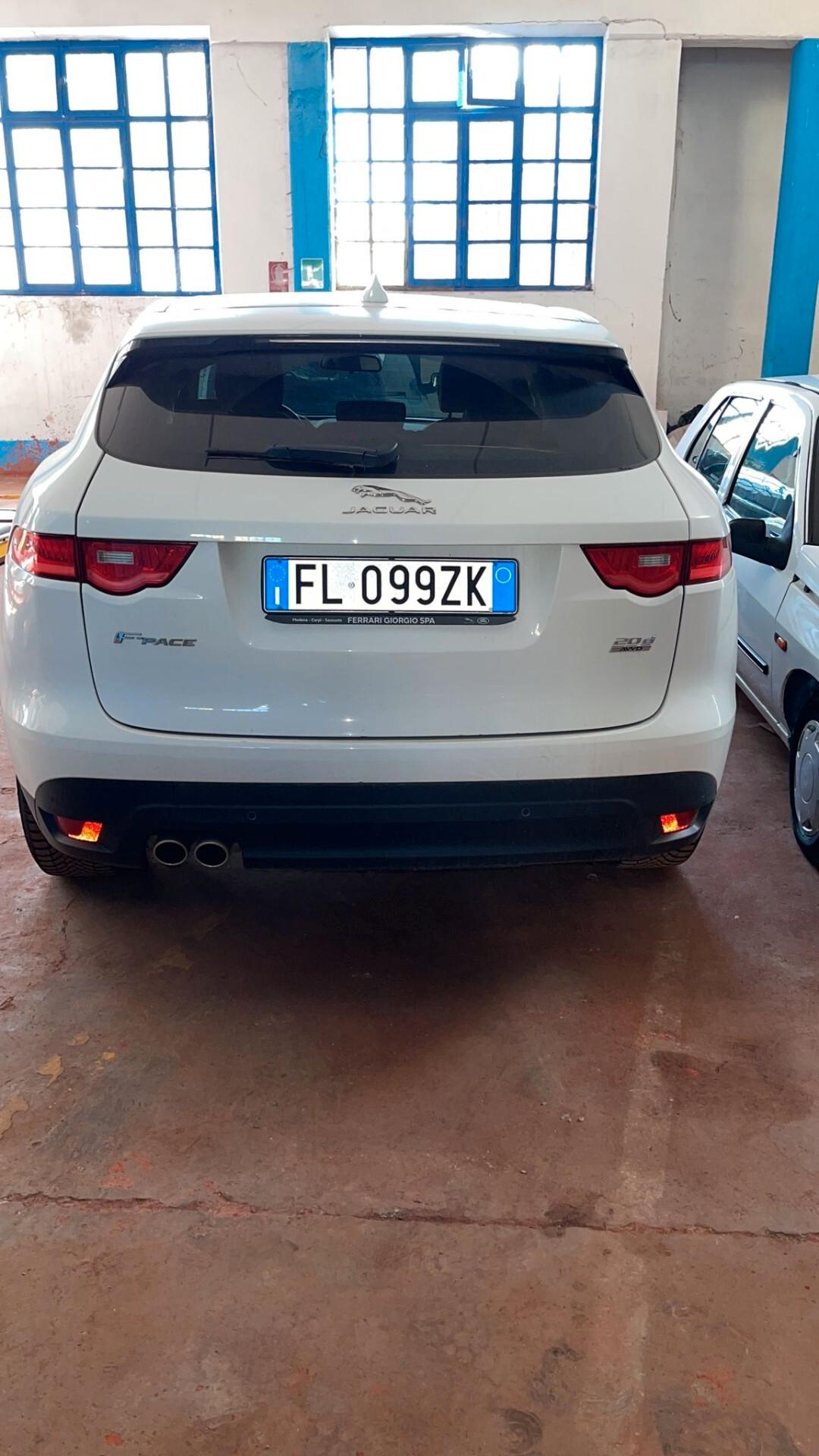 Jaguar F-Pace 2.0 D 180 CV AWD Pure