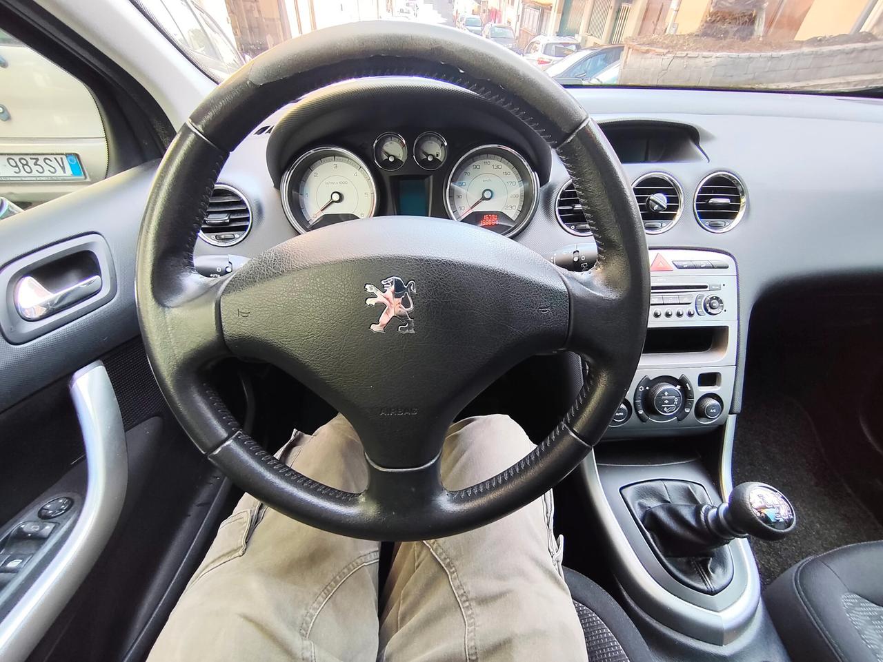 Peugeot 308 1.6 HDi 110CV SW Ciel Féline