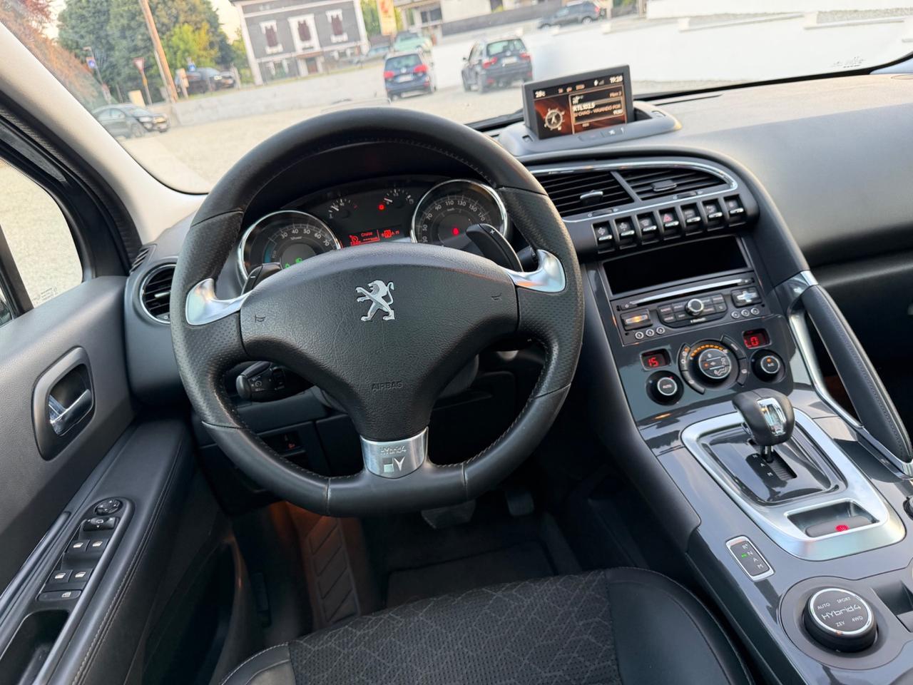 Peugeot 3008 2.0 HDi Diesel+HYbrid4