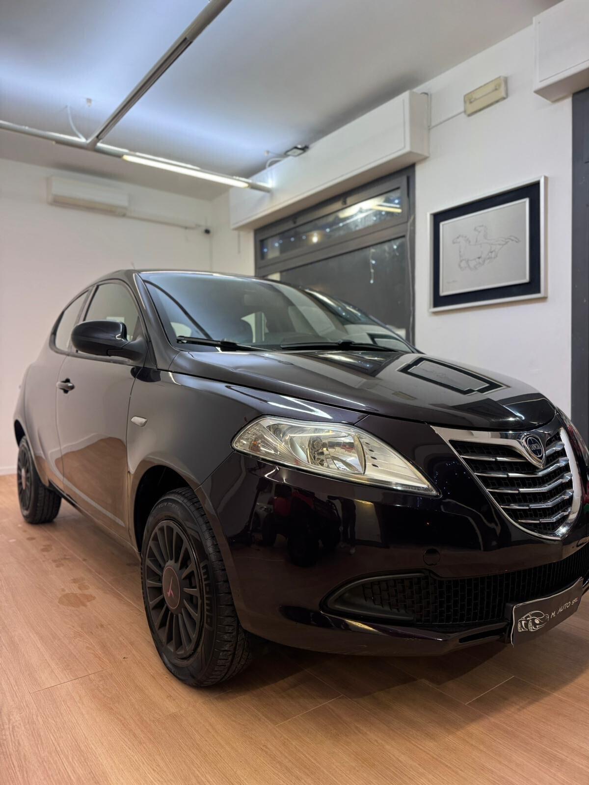 Lancia Ypsilon 0.9 TwinAir 85 CV 5 porte S&S Gold