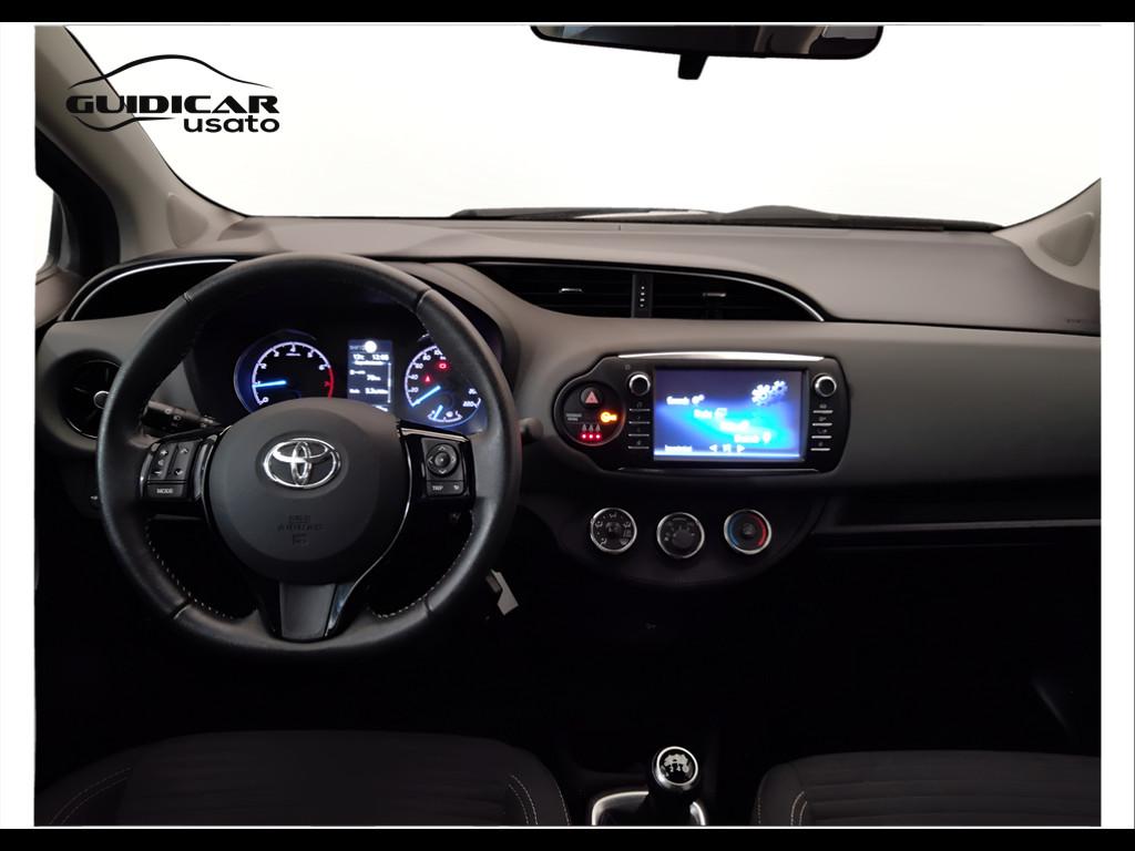 TOYOTA Yaris III 2017 - Yaris 5p 1.0 Active my18