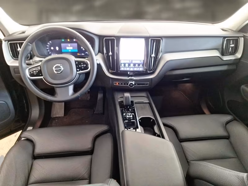 VOLVO XC60 B4 D AUTOMATICO PLUS DARK SUV
